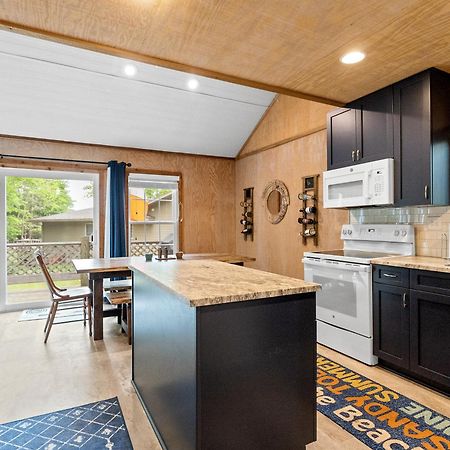 Experience The Charm Of Silver Lake At Parrothead Retreat Mears Exterior foto