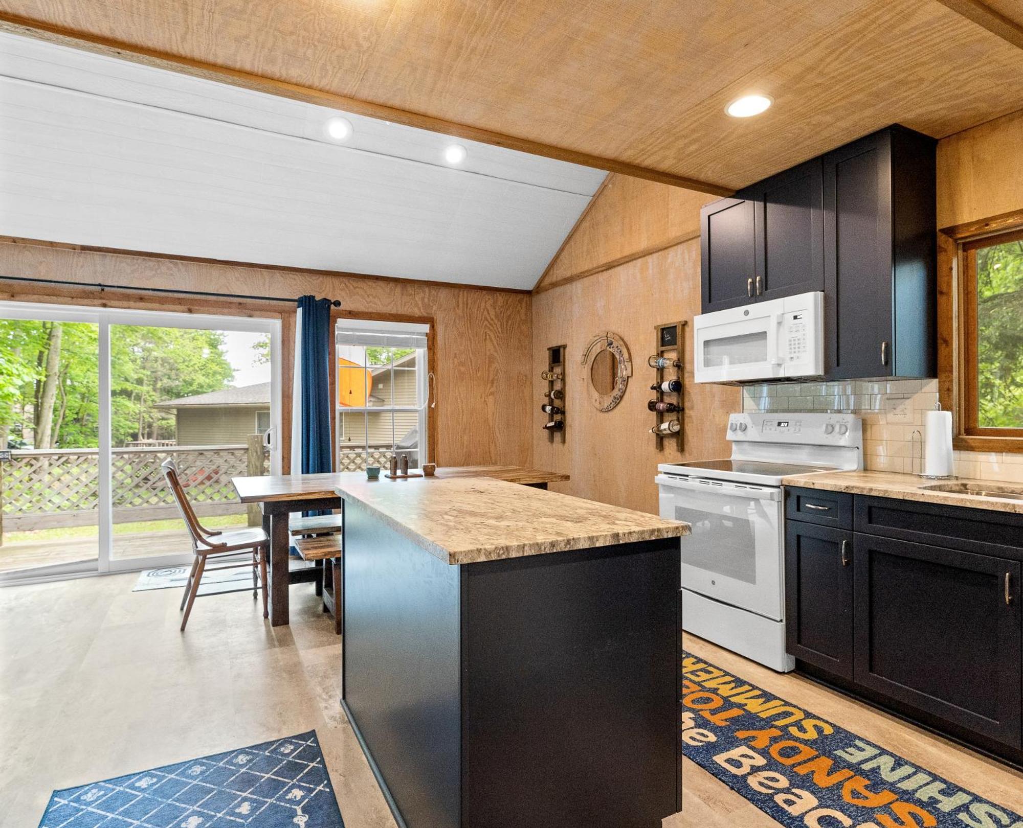 Experience The Charm Of Silver Lake At Parrothead Retreat Mears Exterior foto